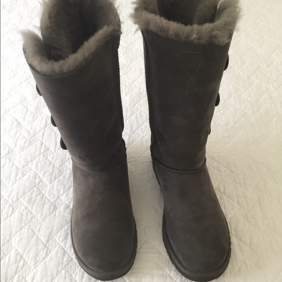 UGG Bailey Tall Grey Suede Button Boot, Size 7 - Picture 5 of 8